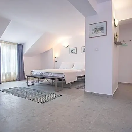 Mistral Hotel