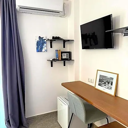 Mistral Hotel 3*
